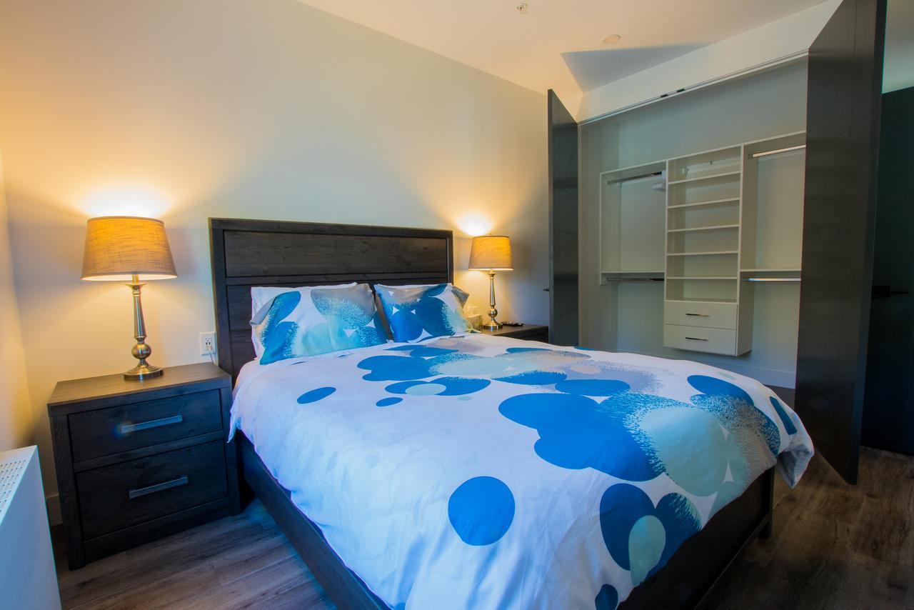 The Burfield Hotel Sun Peaks Eksteriør billede